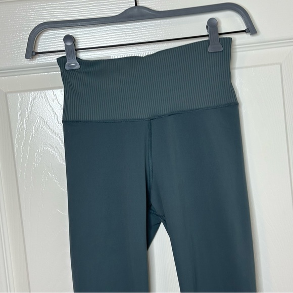 Vuori Rib Studio Leggings Stretchy Athleisure in Color G
Stone Size XS - Picture 5 of 14